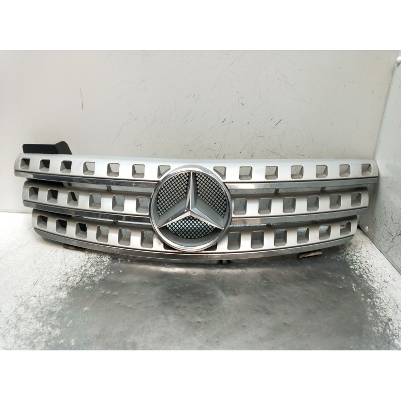 Recambio de rejilla delantera para mercedes-benz clase m (w164) ml 320 cdi 4-matic (164.122) referencia OEM IAM  VER FOTOS 2005