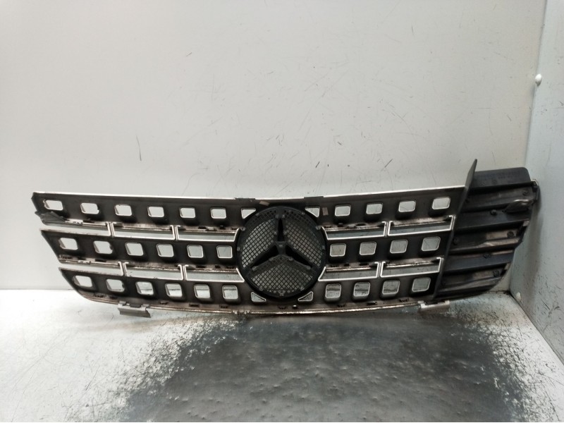 Recambio de rejilla delantera para mercedes-benz clase m (w164) ml 320 cdi 4-matic (164.122) referencia OEM IAM  VER FOTOS 2005