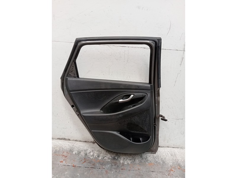 Recambio de puerta trasera izquierda para hyundai i30 (pde, pd, pden) 1.0 t-gdi referencia OEM IAM   