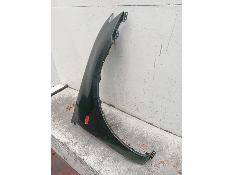 Recambio de aleta delantera derecha para mitsubishi l200 / triton (ka_t, kb_t) 2.5 di-d 4wd (kb4t) referencia OEM IAM   