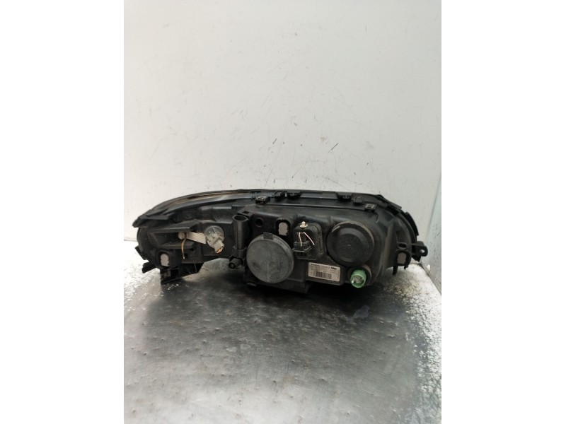 Recambio de faro derecho para volvo s60 i (384) 2.4 d referencia OEM IAM 30698825 89900257 FARO PARA PULIR 2000