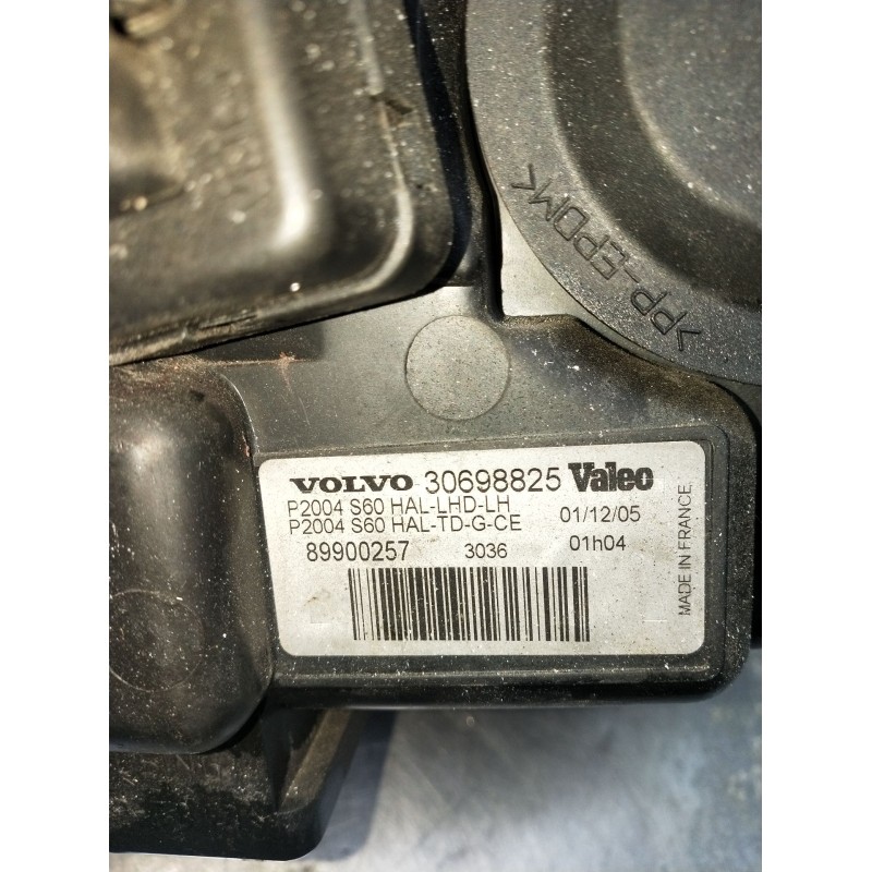 Recambio de faro derecho para volvo s60 i (384) 2.4 d referencia OEM IAM 30698825 89900257 FARO PARA PULIR 2000