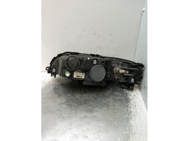 Recambio de faro izquierdo para volvo s60 i (384) 2.4 d referencia OEM IAM 30698826 89900256 FARO PARA PULIR 2000