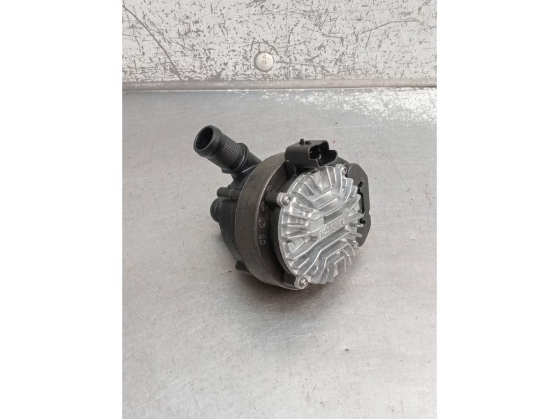 Recambio de bomba agua para renault captur iii captur e-tech hybrid referencia OEM IAM 039202450S 210101240R 2025