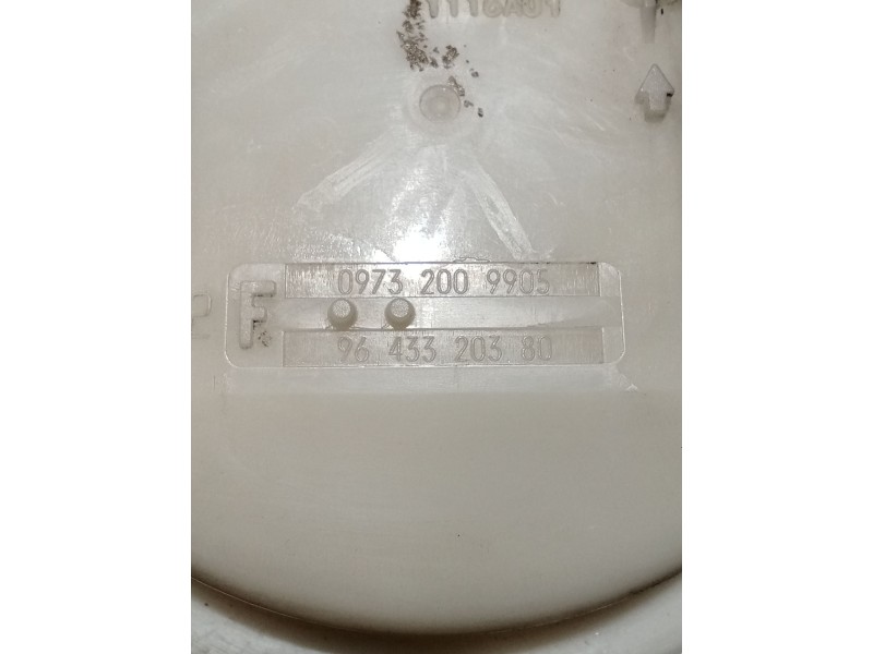 Recambio de bomba combustible para peugeot 206 hatchback (2a/c) 1.4 i referencia OEM IAM 9643320380 09732009905 