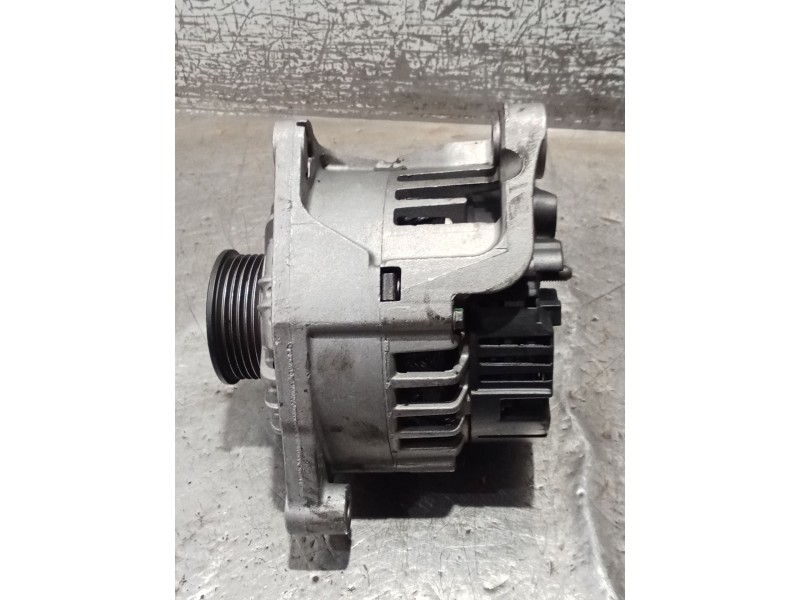 Recambio de alternador para audi a4 b6 avant (8e5) 2.5 tdi quattro referencia OEM IAM 0986044470  