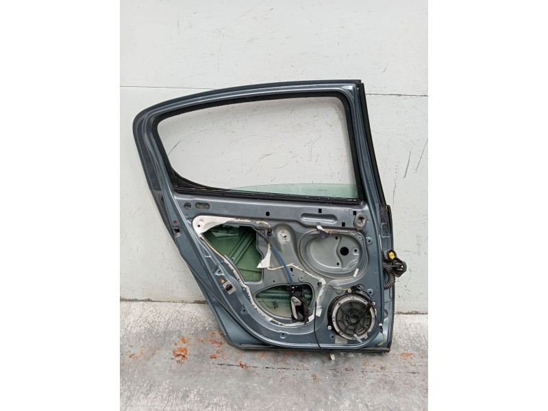 Recambio de puerta trasera izquierda para peugeot 407 (6d_) 2.0 hdi 135 (6drhrh, 6drhre, 6drhrg, 6drhrj) referencia OEM IAM   