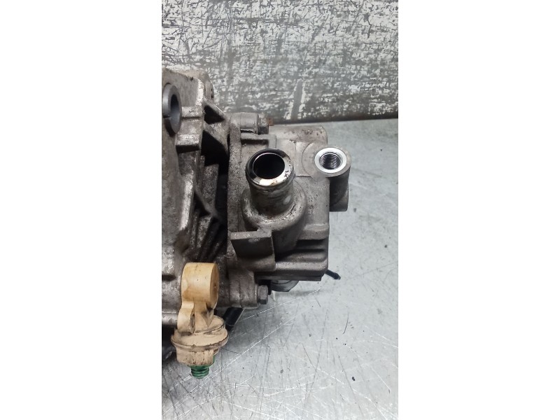 Recambio de alternador para kia carnival ii (gq) 2.9 crdi referencia OEM IAM 373004X003 TA000A56901 01 110A