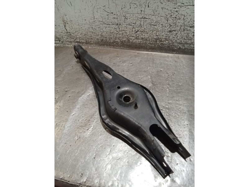 Recambio de brazo suspension inferior trasero derecho para hyundai i30 (pde, pd, pden) 1.0 t-gdi referencia OEM IAM 55220G4AA0  