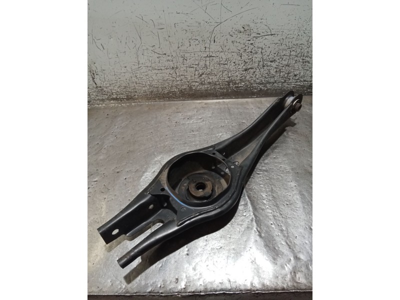 Recambio de brazo suspension inferior trasero izquierdo para hyundai i30 (pde, pd, pden) 1.0 t-gdi referencia OEM IAM 55210G4AA0