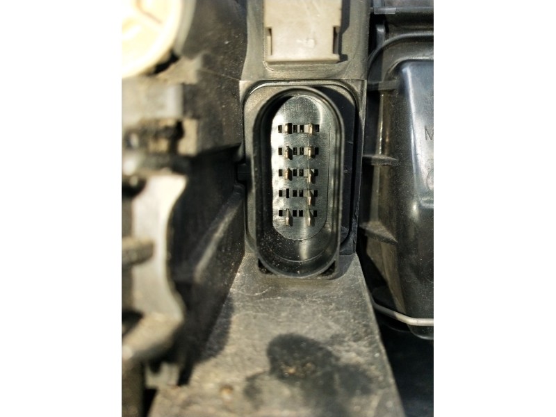 Recambio de faro izquierdo para audi a4 b6 avant (8e5) 2.5 tdi quattro referencia OEM IAM   2001