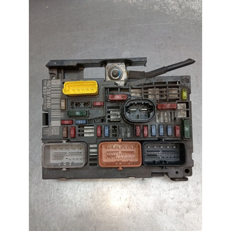 Recambio de caja reles / fusibles para peugeot partner tepee 1.6 hdi / bluehdi 75 referencia OEM IAM 9675878480 BSMR05 20592690 