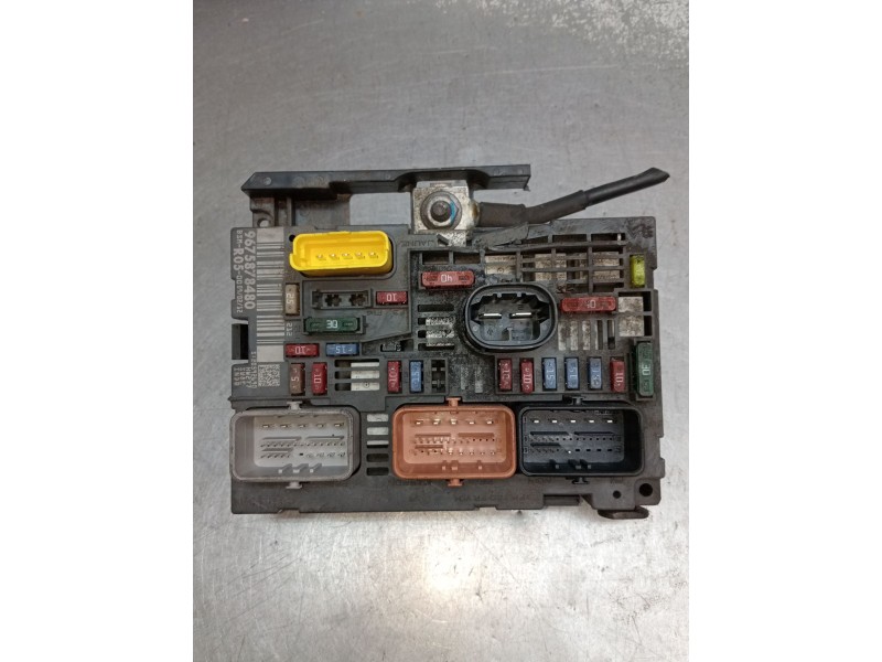 Recambio de caja reles / fusibles para peugeot partner tepee 1.6 hdi / bluehdi 75 referencia OEM IAM 9675878480 BSMR05 20592690 