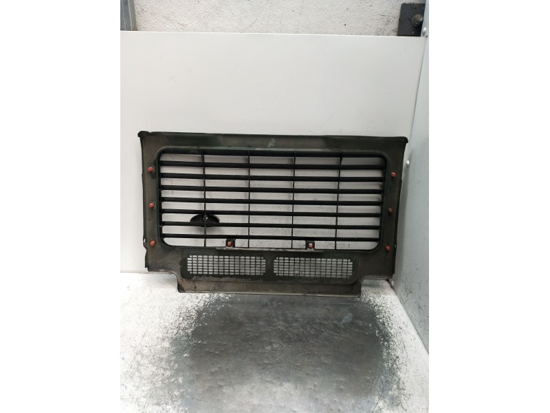 Recambio de rejilla delantera para land rover defender station wagon (l316, l315) 2.5 td5 4x4 (l316) referencia OEM IAM   1998