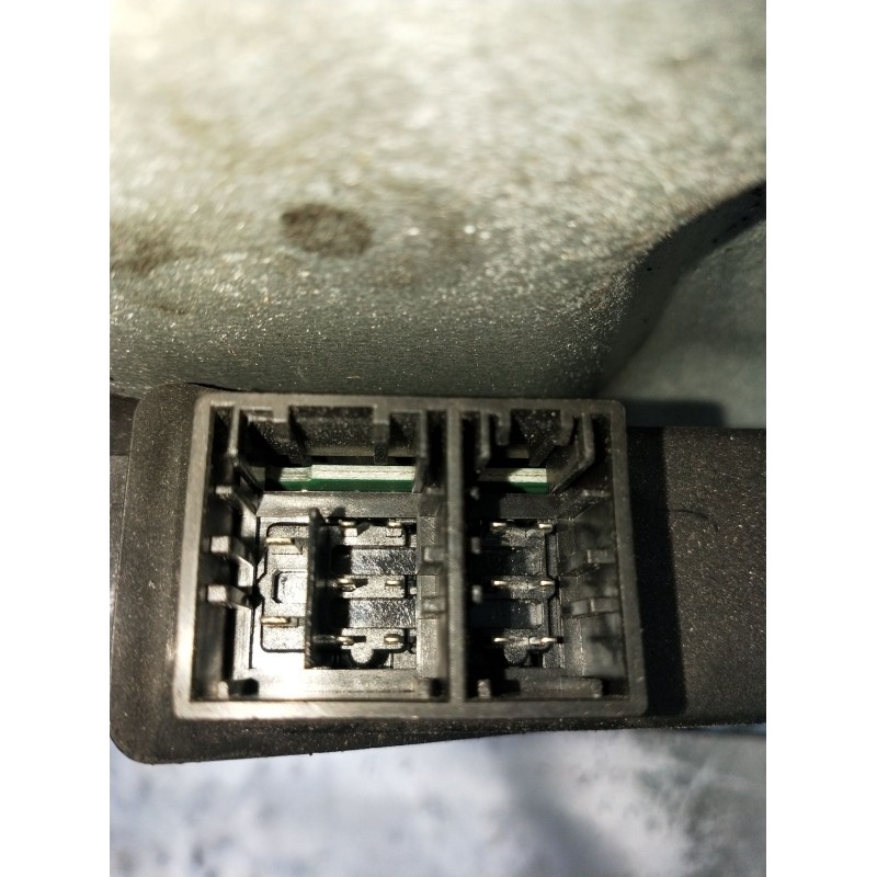 Recambio de elevalunas delantero izquierdo para volkswagen polo iv (9n_, 9a_) 1.4 tdi referencia OEM IAM 3450480 3P 2005
