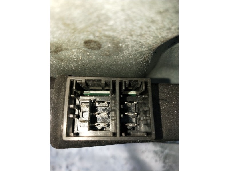 Recambio de elevalunas delantero izquierdo para volkswagen polo iv (9n_, 9a_) 1.4 tdi referencia OEM IAM 3450480 3P 2005