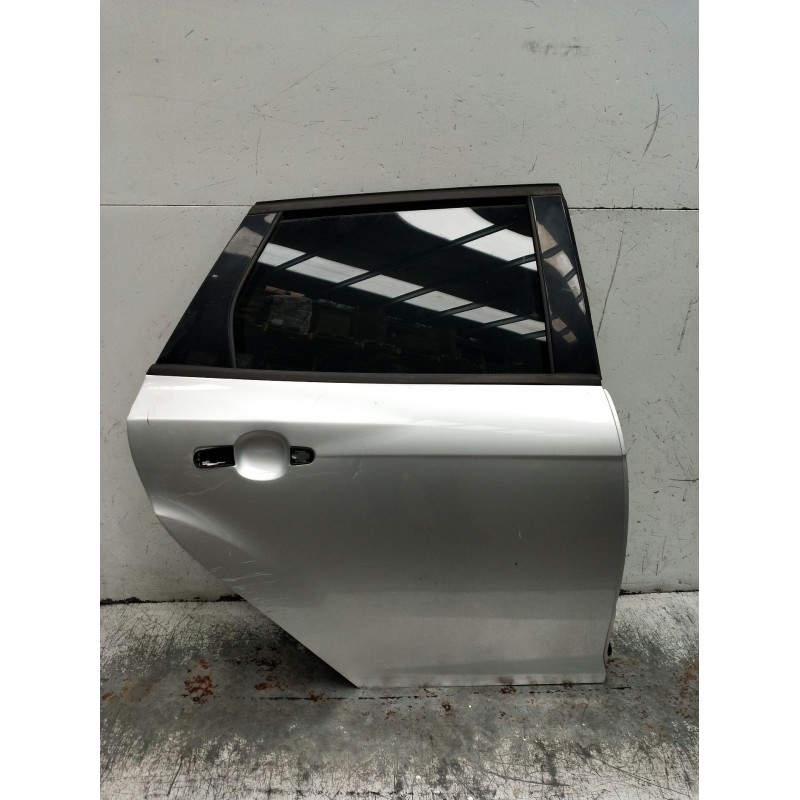 Recambio de puerta trasera derecha para ford focus iii turnier 1.6 tdci referencia OEM IAM  5P 2011