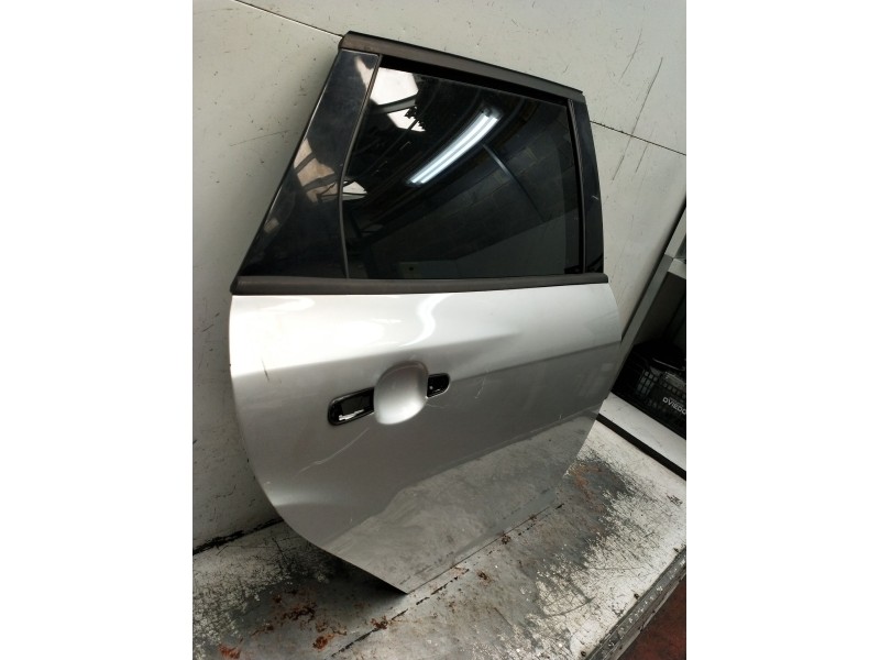 Recambio de puerta trasera derecha para ford focus iii turnier 1.6 tdci referencia OEM IAM  5P 2011