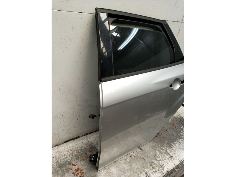 Recambio de puerta trasera izquierda para ford focus iii turnier 1.6 tdci referencia OEM IAM   2011