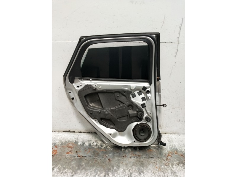 Recambio de puerta trasera izquierda para ford focus iii turnier 1.6 tdci referencia OEM IAM   2011