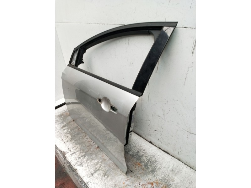 Recambio de puerta delantera izquierda para ford focus iii turnier 1.6 tdci referencia OEM IAM  5P 2011
