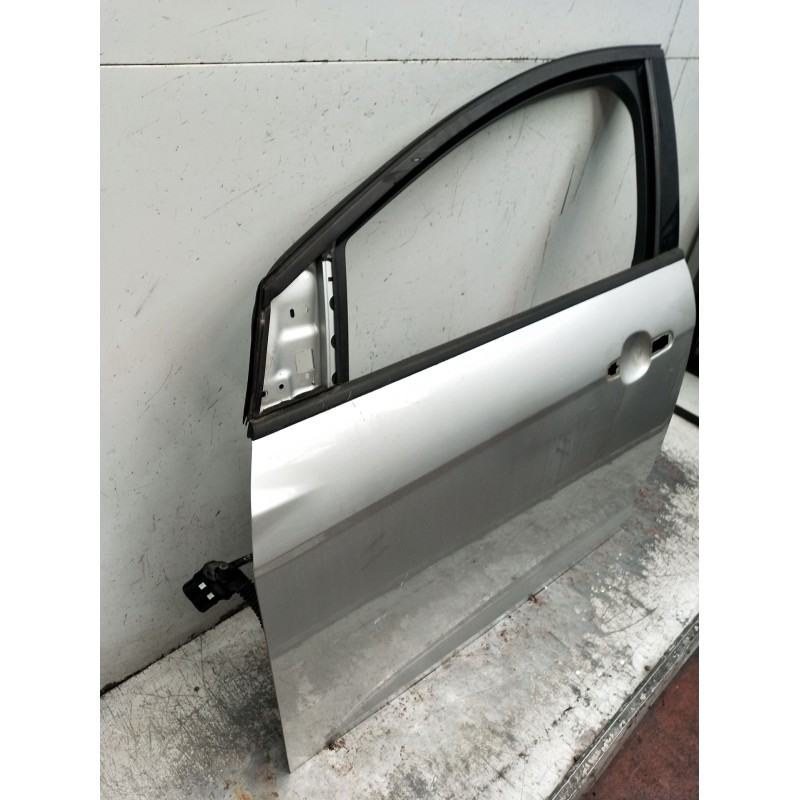 Recambio de puerta delantera izquierda para ford focus iii turnier 1.6 tdci referencia OEM IAM  5P 2011