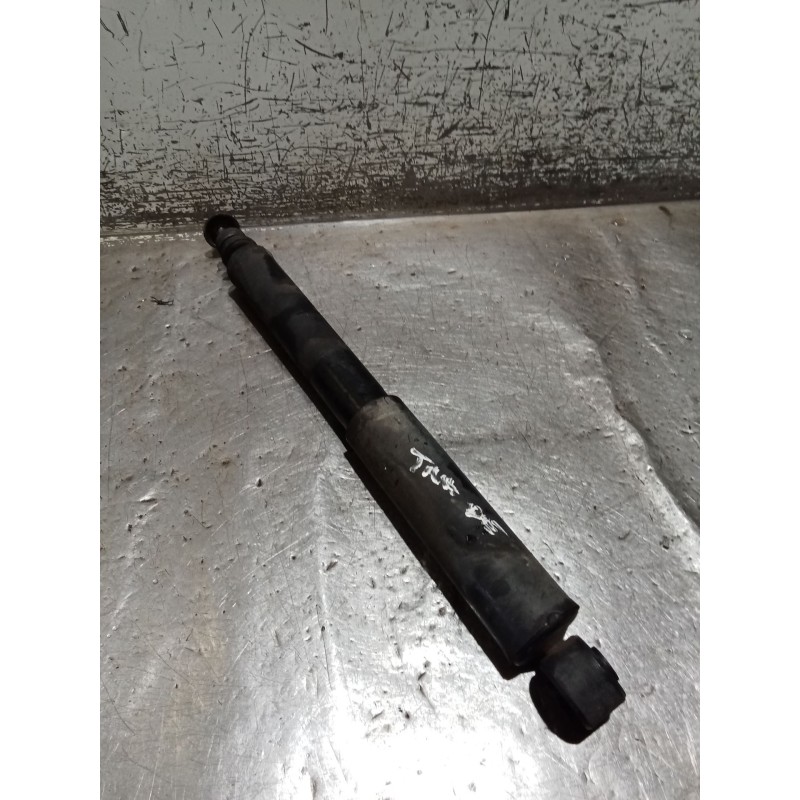 Recambio de amortiguador trasero derecho para hyundai h-1 furgoneta (a1) 2.5 crdi referencia OEM IAM   