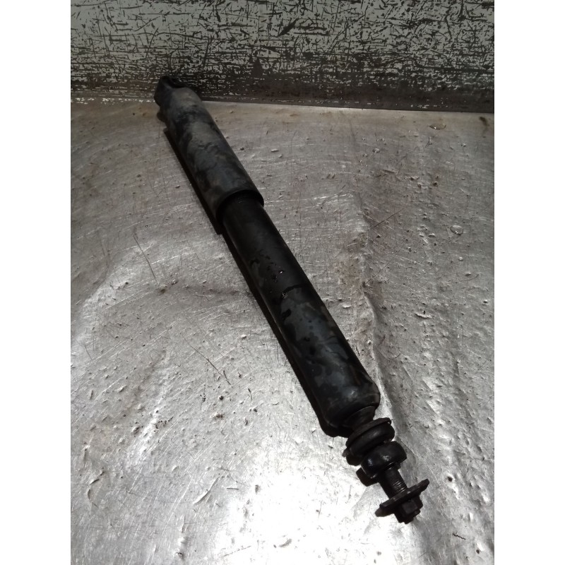 Recambio de amortiguador trasero derecho para hyundai h-1 furgoneta (a1) 2.5 crdi referencia OEM IAM   
