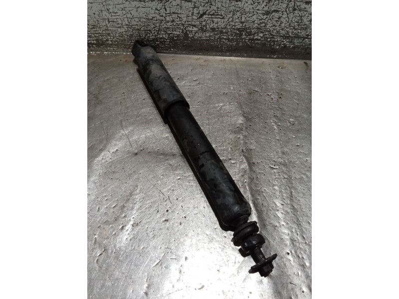 Recambio de amortiguador trasero derecho para hyundai h-1 furgoneta (a1) 2.5 crdi referencia OEM IAM   