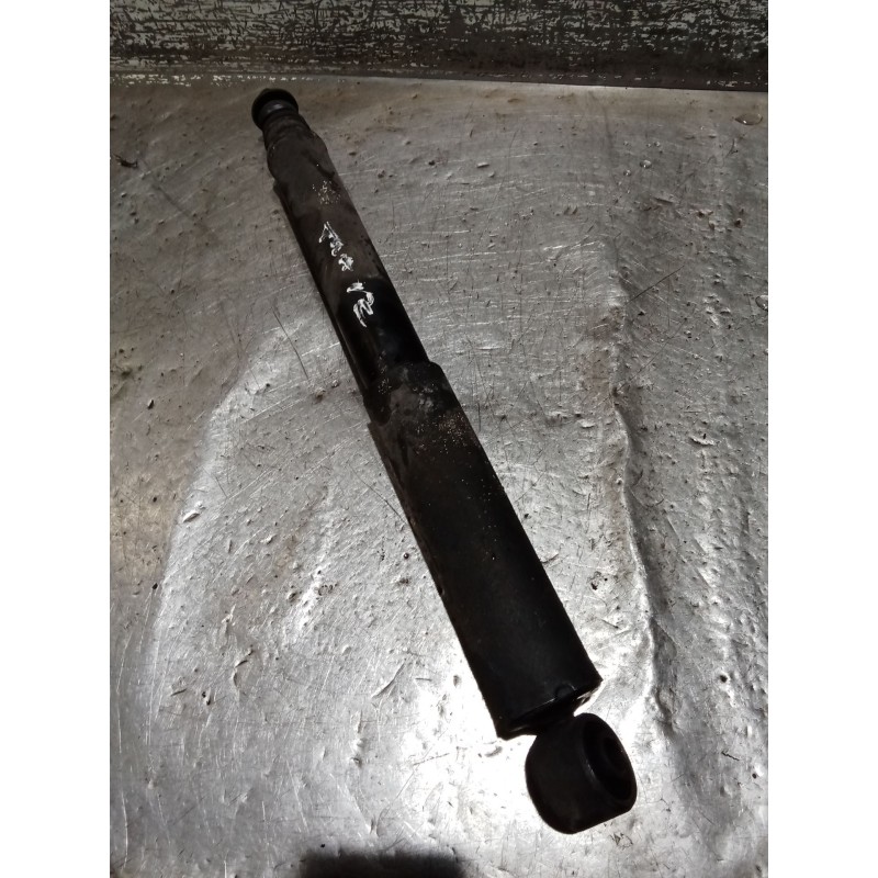 Recambio de amortiguador trasero izquierdo para hyundai h-1 furgoneta (a1) 2.5 crdi referencia OEM IAM   