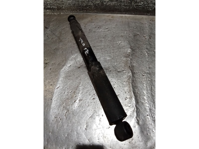 Recambio de amortiguador trasero izquierdo para hyundai h-1 furgoneta (a1) 2.5 crdi referencia OEM IAM   