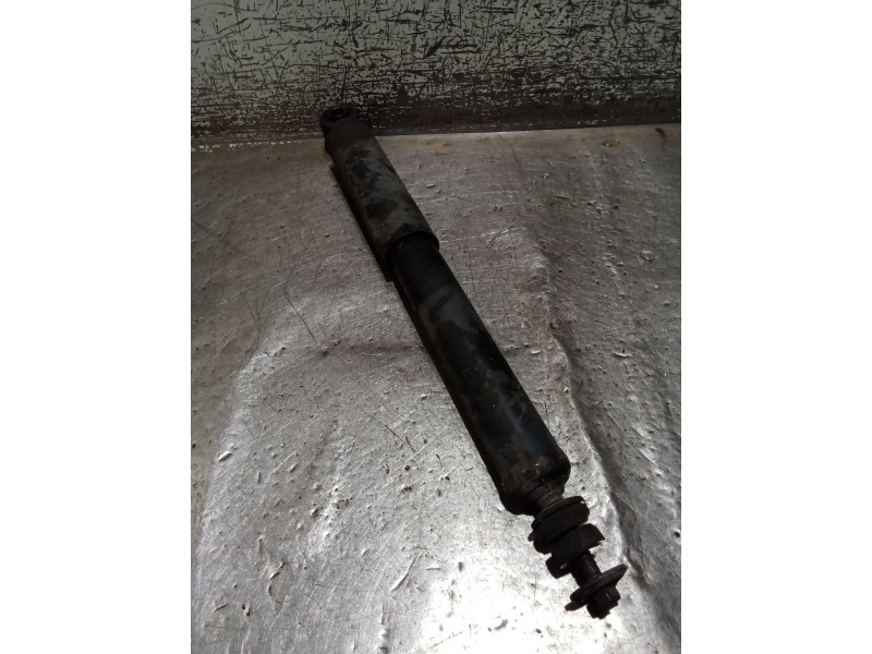 Recambio de amortiguador trasero izquierdo para hyundai h-1 furgoneta (a1) 2.5 crdi referencia OEM IAM   