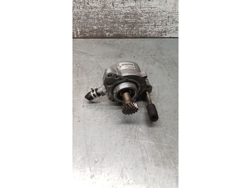 Recambio de depresor freno / bomba vacio para mitsubishi l200 / triton (ka_t, kb_t) 2.5 di-d 4wd (kb4t) referencia OEM IAM 2020A