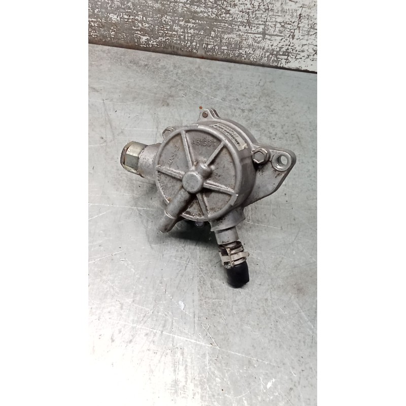 Recambio de depresor freno / bomba vacio para mitsubishi l200 / triton (ka_t, kb_t) 2.5 di-d 4wd (kb4t) referencia OEM IAM 2020A