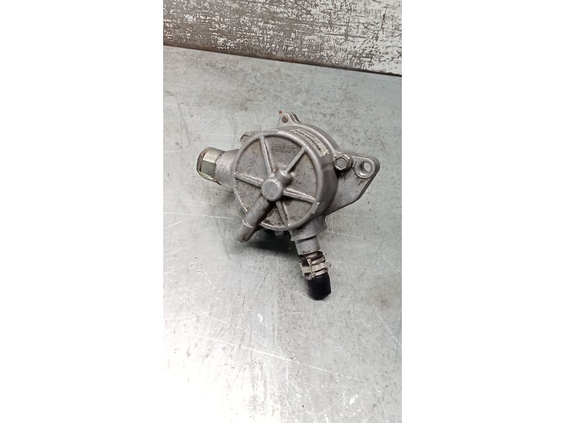 Recambio de depresor freno / bomba vacio para mitsubishi l200 / triton (ka_t, kb_t) 2.5 di-d 4wd (kb4t) referencia OEM IAM 2020A