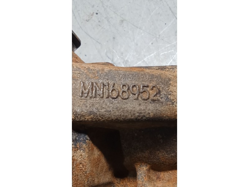 Recambio de diferencial delantero para mitsubishi l200 / triton (ka_t, kb_t) 2.5 di-d 4wd (kb4t) referencia OEM IAM  MN168952 05