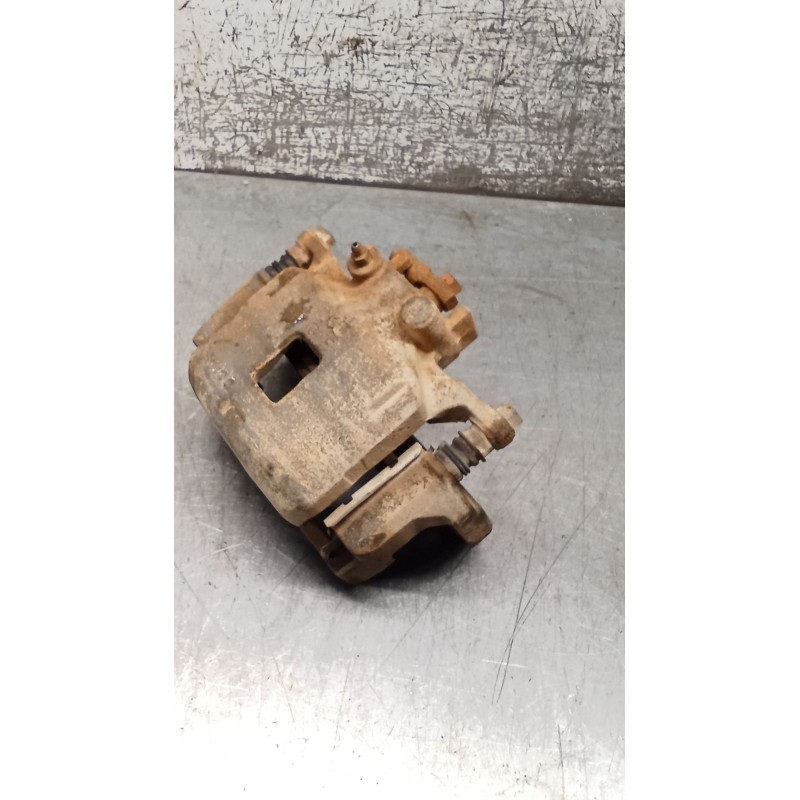 Recambio de pinza freno delantera izquierda para mitsubishi l200 / triton (ka_t, kb_t) 2.5 di-d 4wd (kb4t) referencia OEM IAM  T