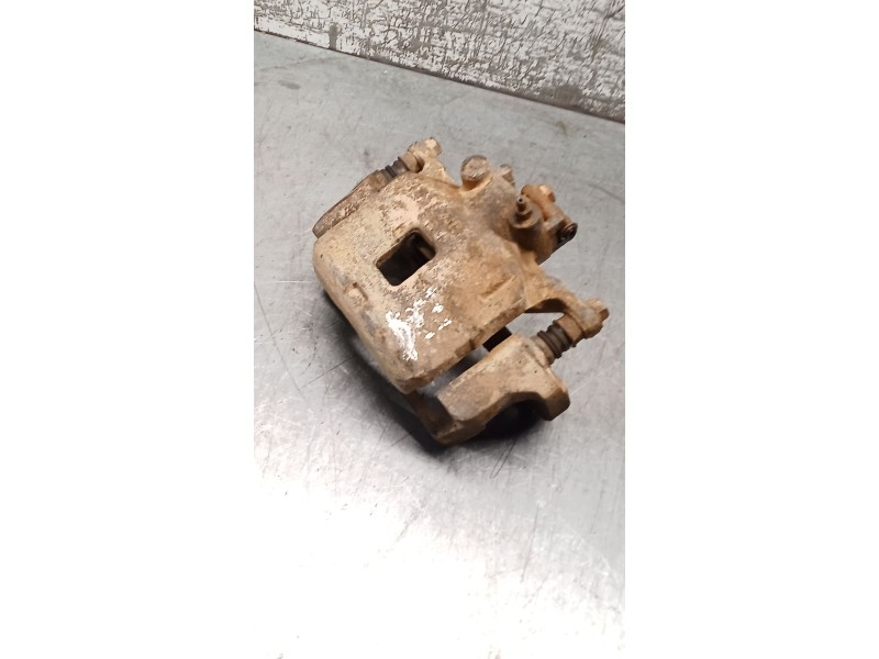Recambio de pinza freno delantera derecha para mitsubishi l200 / triton (ka_t, kb_t) 2.5 di-d 4wd (kb4t) referencia OEM IAM  TOK