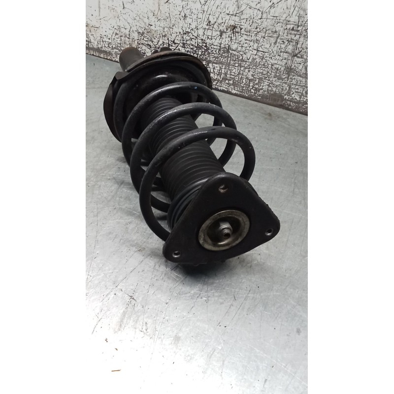 Recambio de amortiguador delantero izquierdo para ford focus iii turnier 1.6 tdci referencia OEM IAM   11