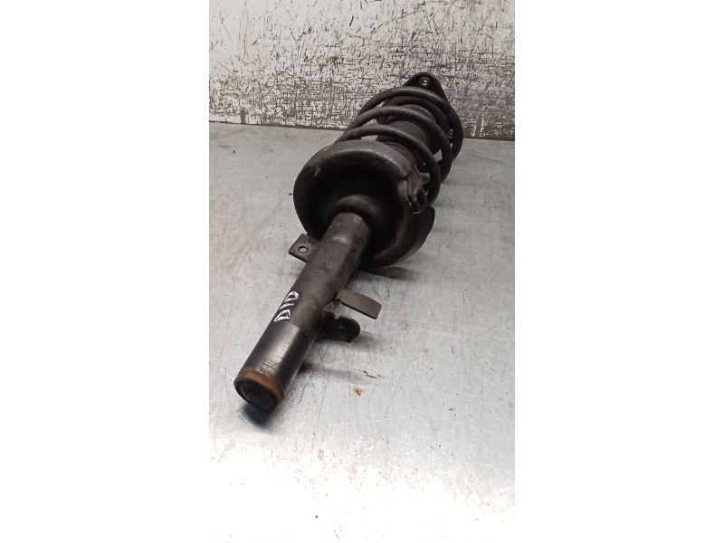 Recambio de amortiguador delantero derecho para ford focus iii turnier 1.6 tdci referencia OEM IAM   11