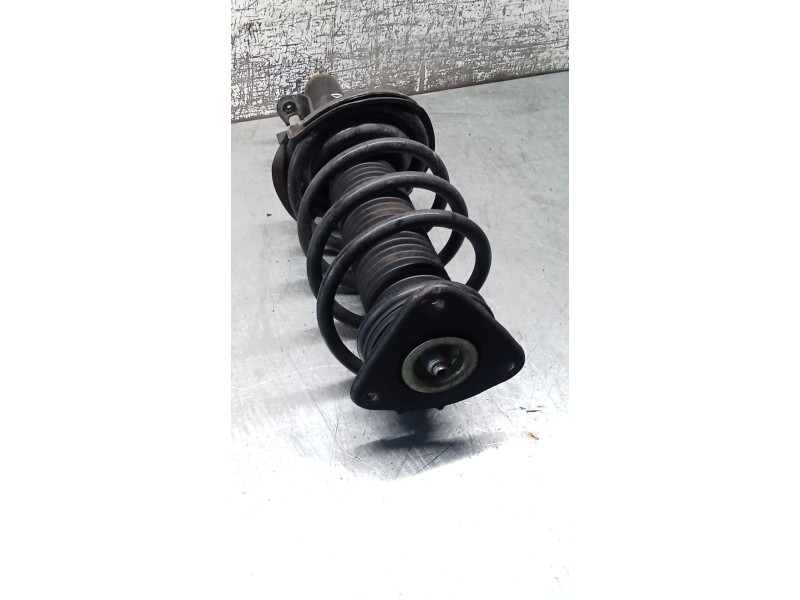Recambio de amortiguador delantero derecho para ford focus iii turnier 1.6 tdci referencia OEM IAM   11