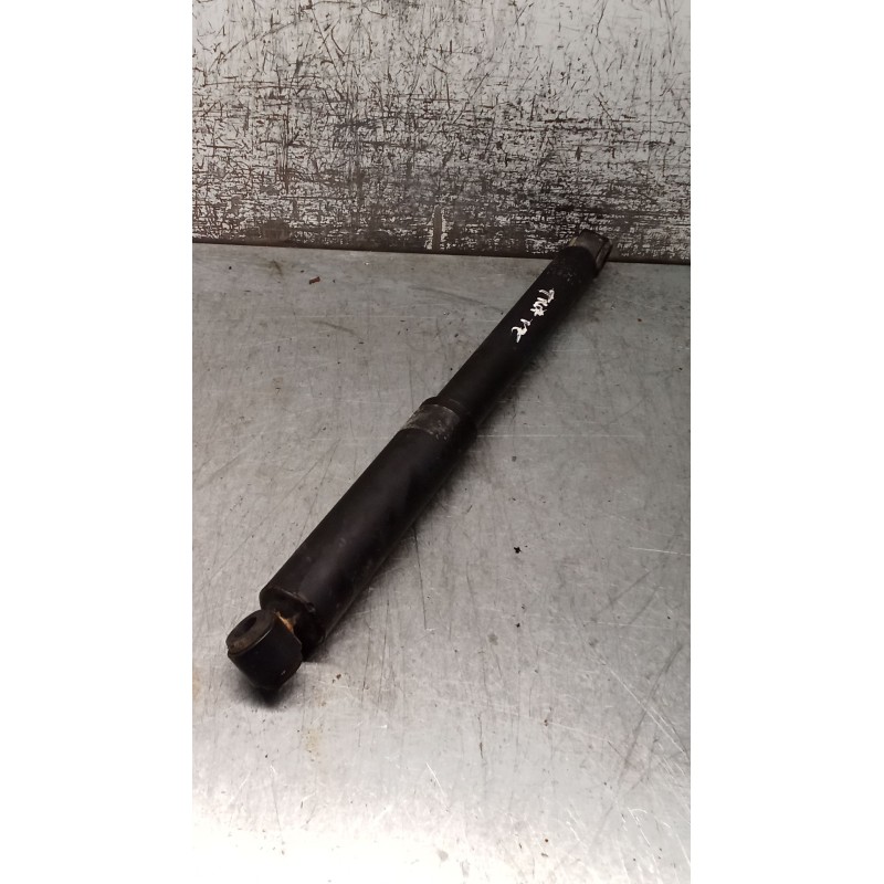 Recambio de amortiguador trasero izquierdo para mitsubishi l200 / triton (ka_t, kb_t) 2.5 di-d 4wd (kb4t) referencia OEM IAM 343