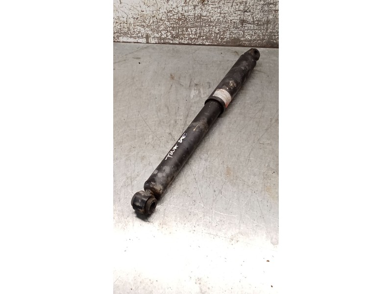 Recambio de amortiguador delantero derecho para mitsubishi l200 / triton (ka_t, kb_t) 2.5 di-d 4wd (kb4t) referencia OEM IAM 343