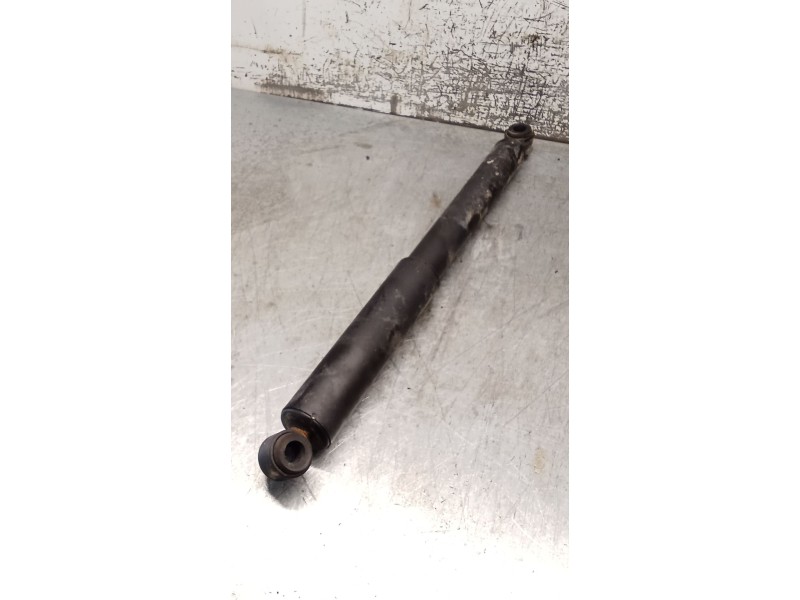 Recambio de amortiguador delantero derecho para mitsubishi l200 / triton (ka_t, kb_t) 2.5 di-d 4wd (kb4t) referencia OEM IAM 343