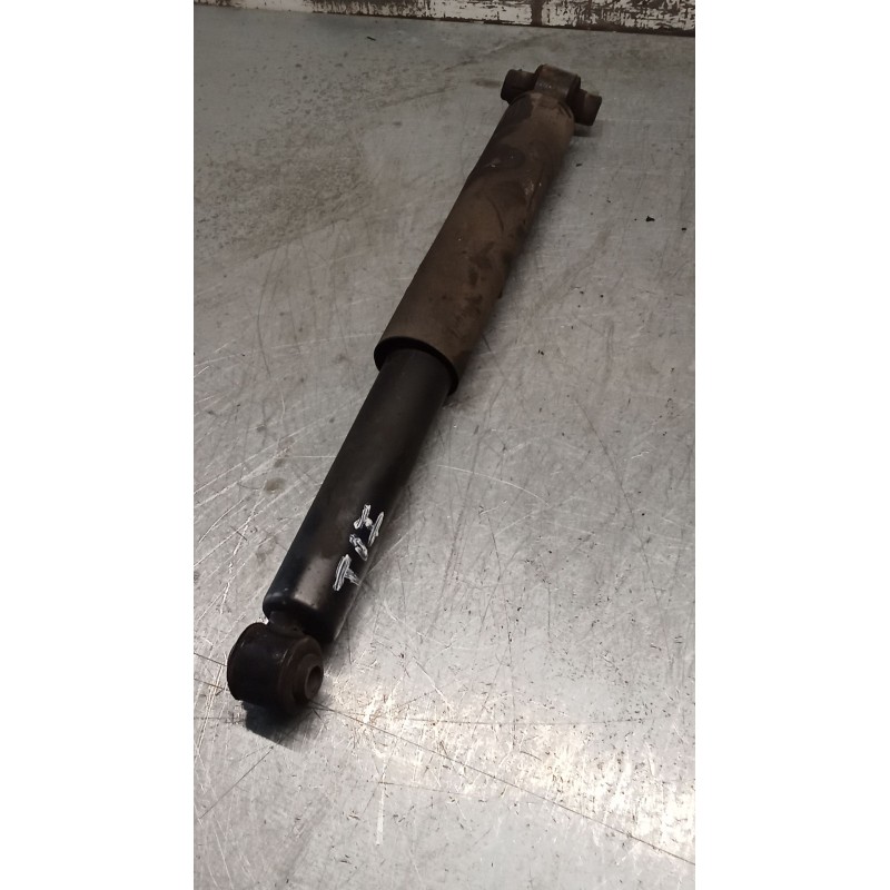 Recambio de amortiguador trasero izquierdo para ford focus iii turnier 1.6 tdci referencia OEM IAM   11