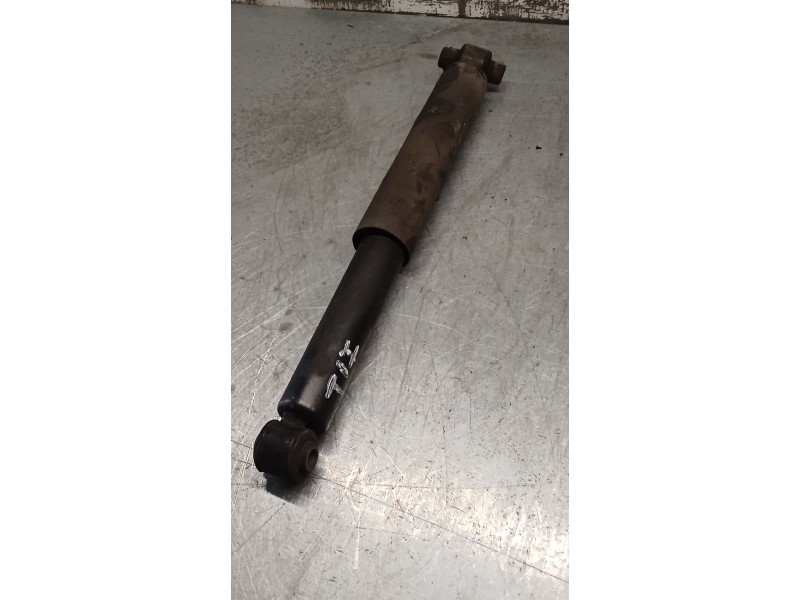 Recambio de amortiguador trasero izquierdo para ford focus iii turnier 1.6 tdci referencia OEM IAM   11