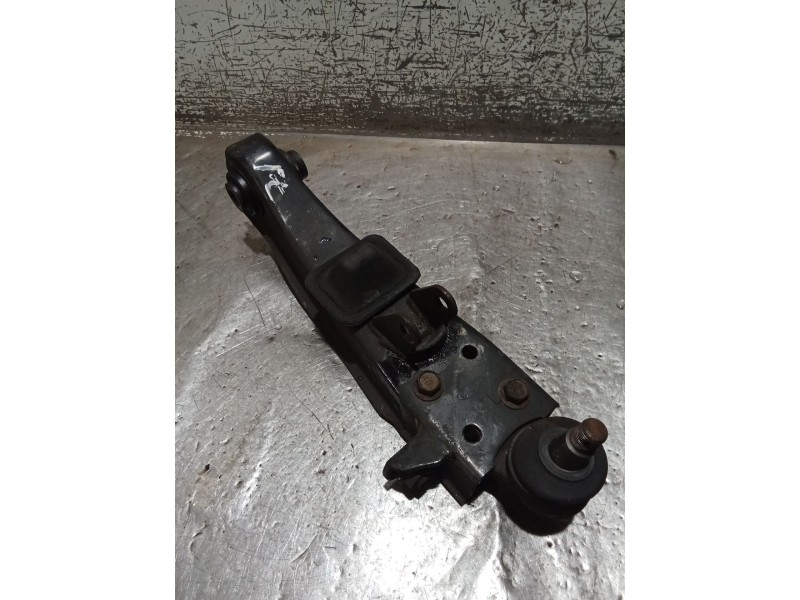 Recambio de brazo suspension inferior delantero izquierdo para hyundai h-1 furgoneta (a1) 2.5 crdi referencia OEM IAM   