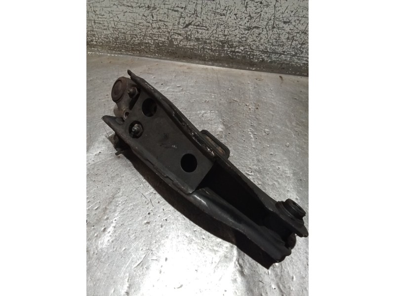 Recambio de brazo suspension inferior delantero izquierdo para hyundai h-1 furgoneta (a1) 2.5 crdi referencia OEM IAM   