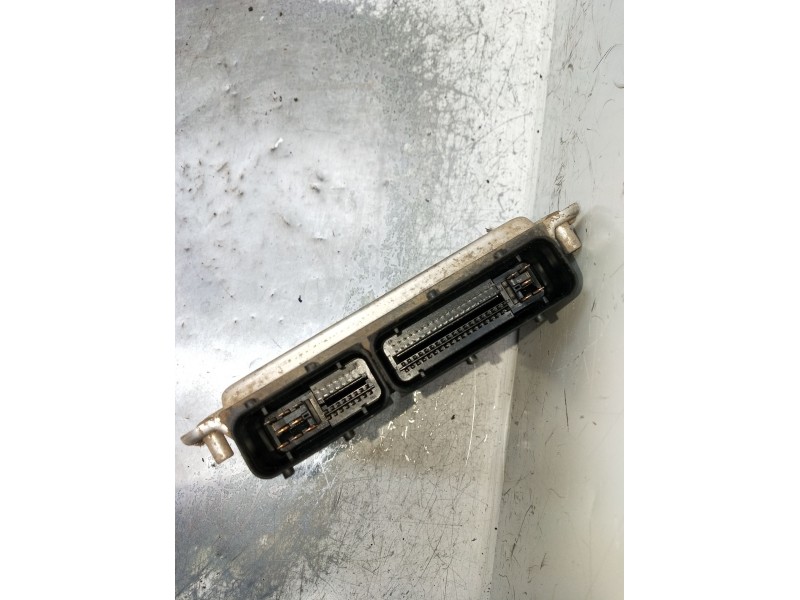 Recambio de centralita motor uce para volkswagen transporter t4 furgoneta (70a, 70h, 7da, 7dh, 70j) 2.5 tdi referencia OEM IAM 0