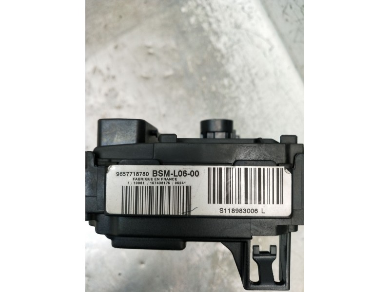 Recambio de caja reles / fusibles para peugeot 307 (3a/c) 1.6 16v referencia OEM IAM 9657718780 BSML0600 2005